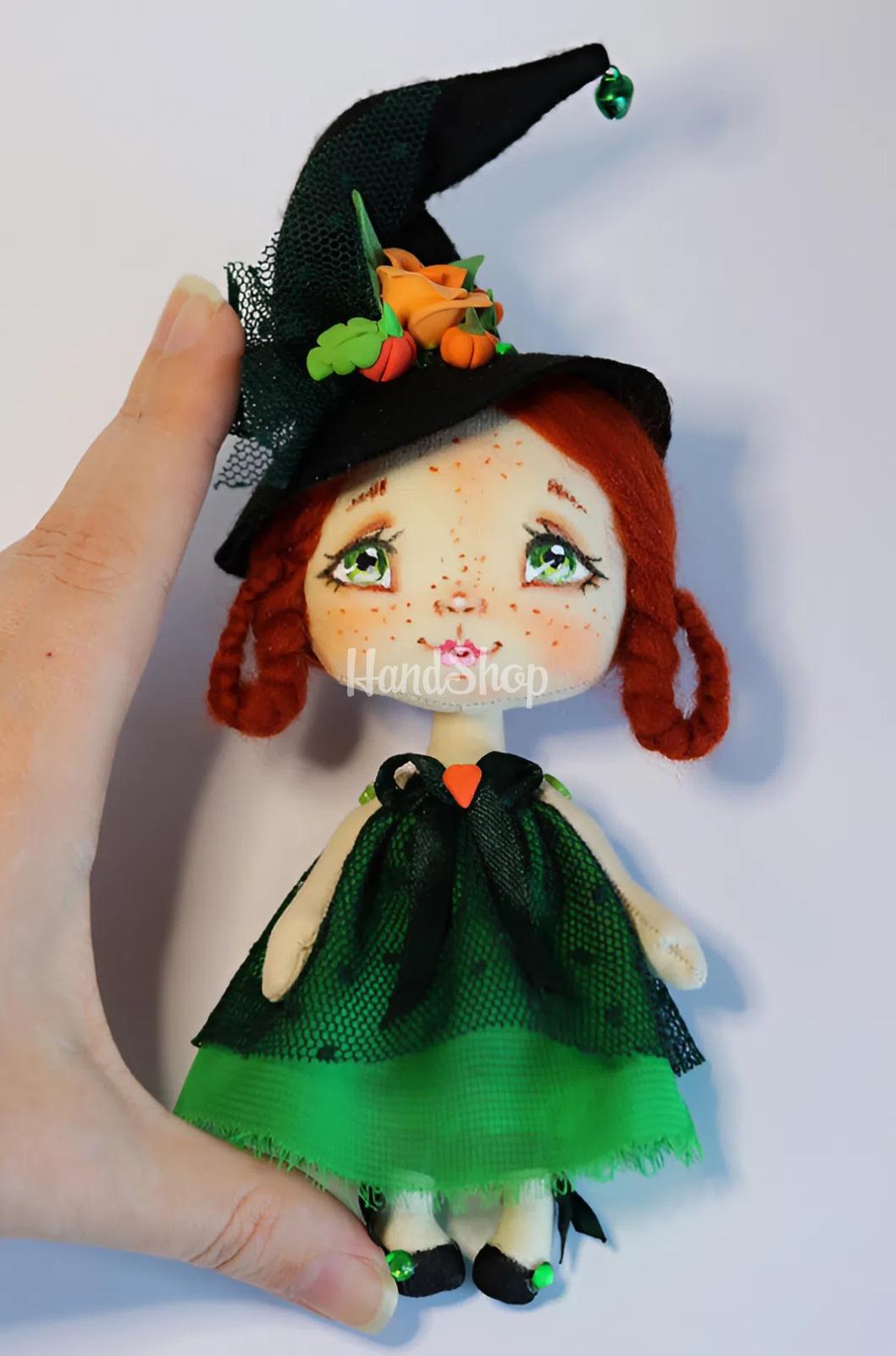Відьмочка рудоволоса лялька авторська текстильна сувенірна Відьмочка рудоволоса лялька авторська текстильна сувенірна