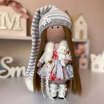 Ігрова лялька текстильна новорічна в шапочці ковпачку