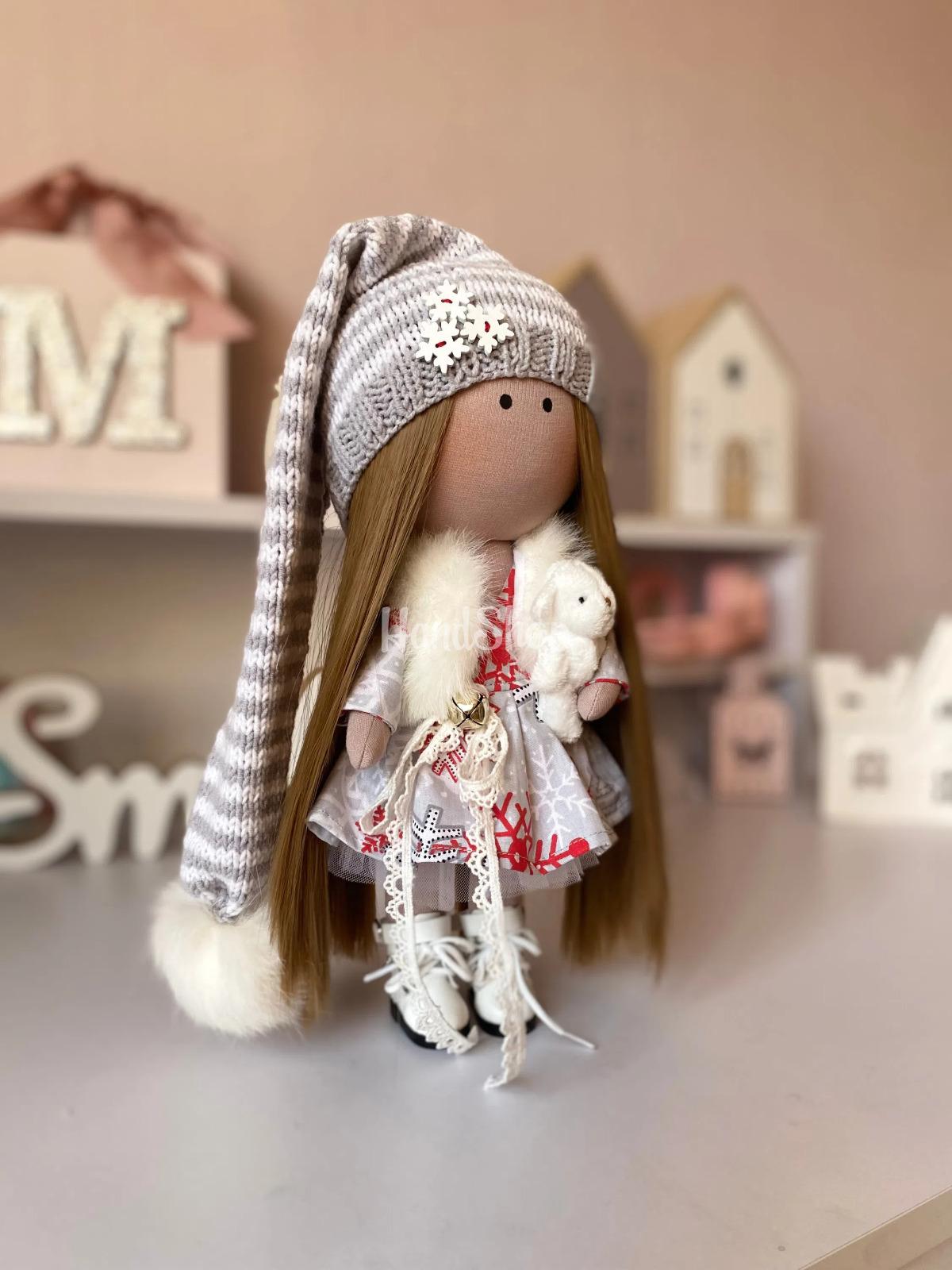 Ігрова лялька текстильна новорічна в шапочці ковпачку Ігрова лялька текстильна новорічна в шапочці ковпачку