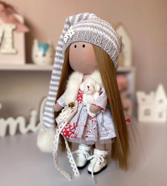 Ігрова лялька текстильна новорічна в шапочці ковпачку