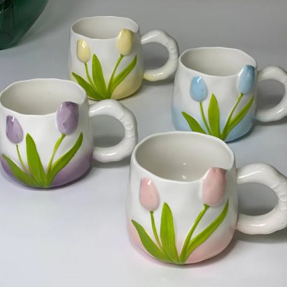 Велика чашка біла керамічна з квітами тюльпани (на вибір!)