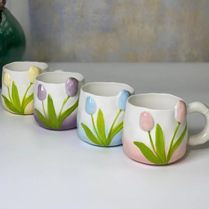 Велика чашка біла керамічна з квітами тюльпани (на вибір!)