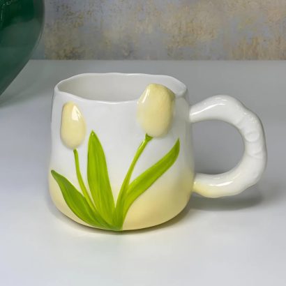 Велика чашка біла керамічна з квітами тюльпани (на вибір!)