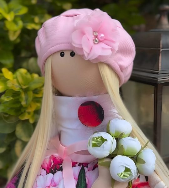 Велика лялька тільда з кудрявим довгим волоссям з квітами