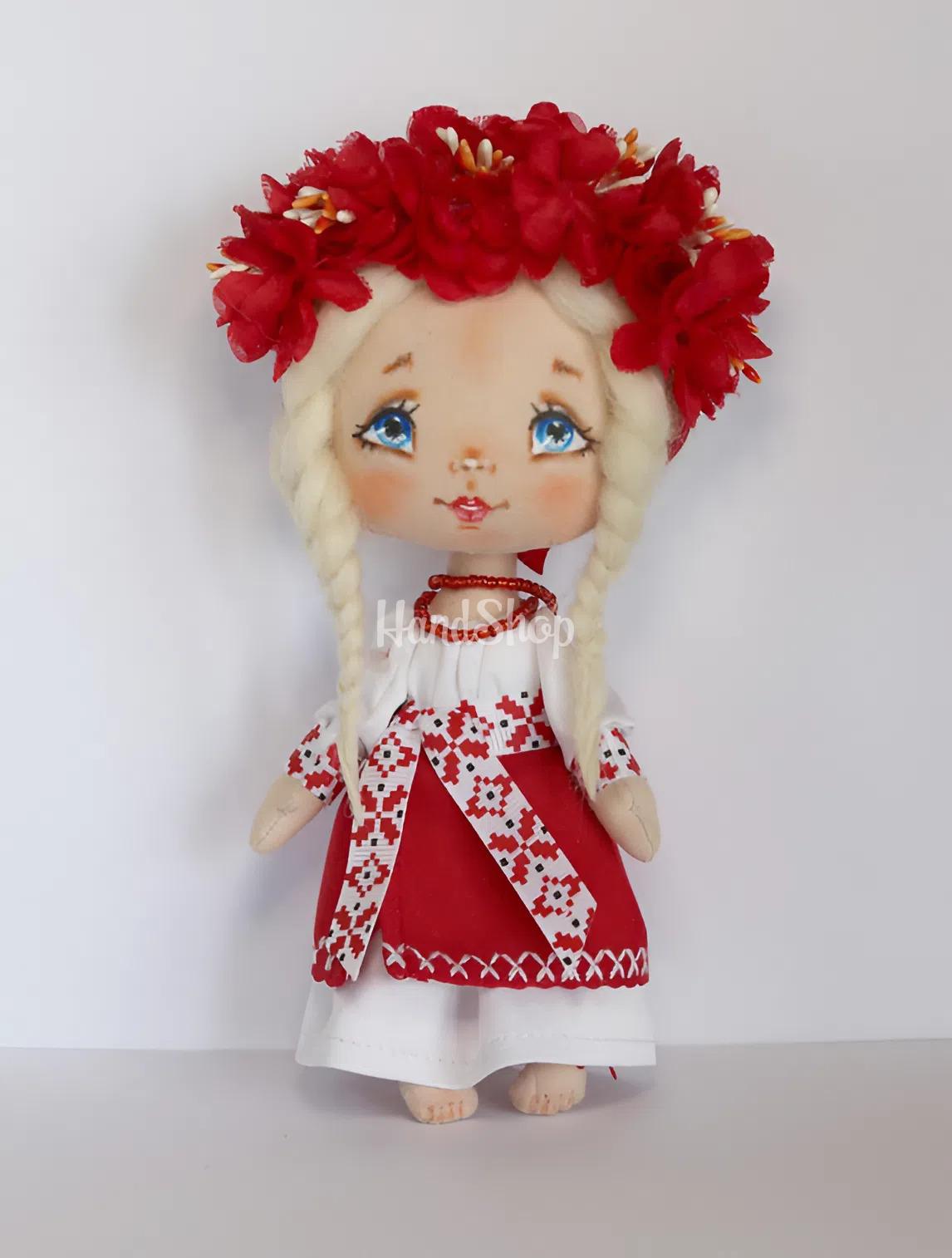 Маленька сувенірна лялька текстильна українка з обідком Маленька сувенірна лялька текстильна українка з обідком