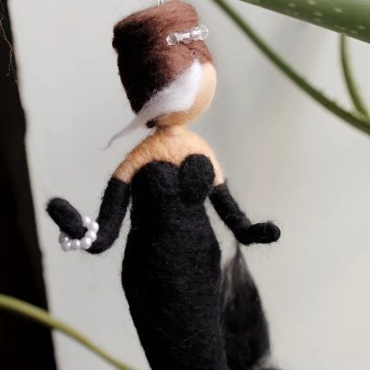 Сувенірна лялька підвіска русалонька lady in black