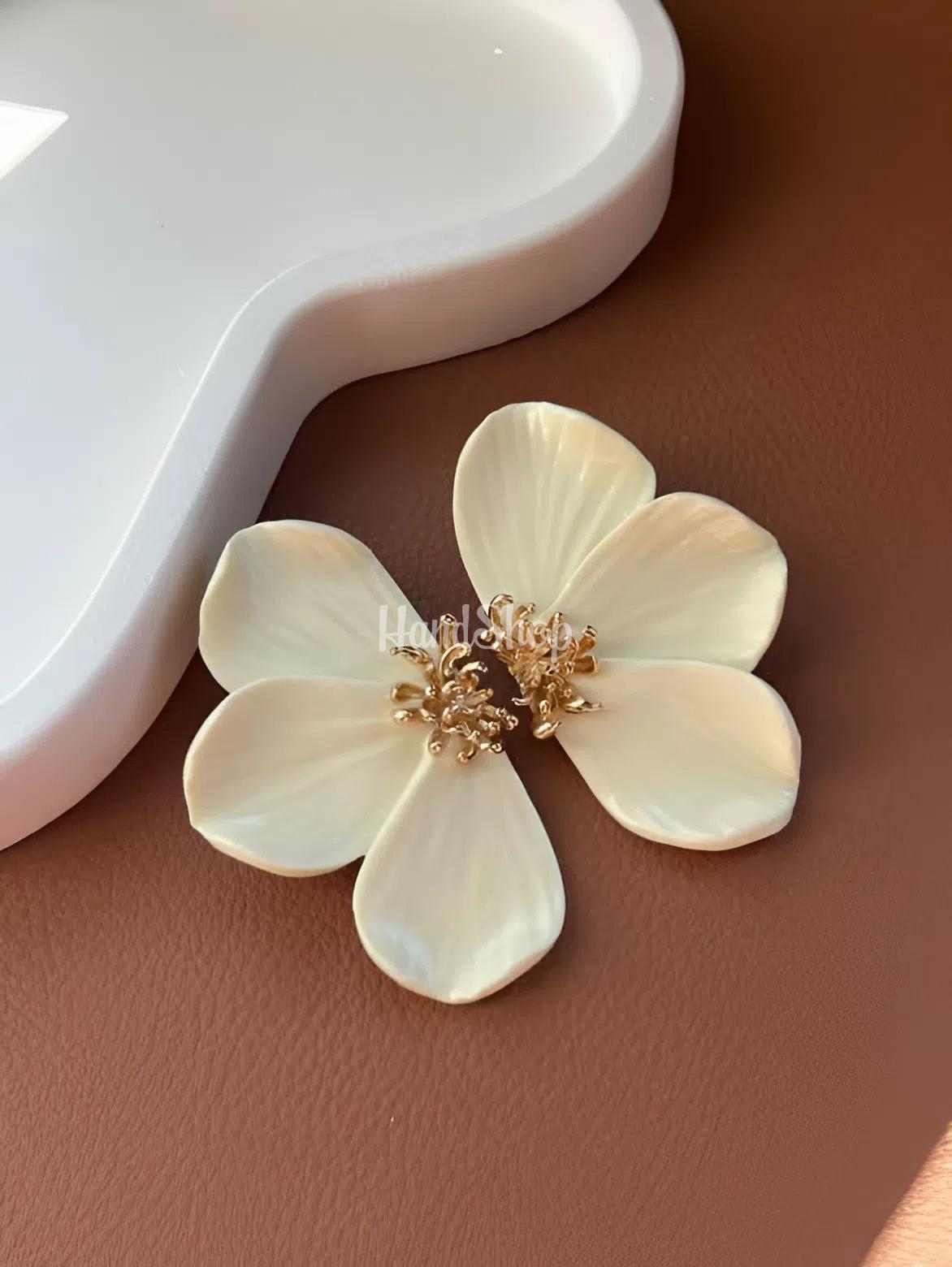 Стильні великі сережки квітка половинки глина (на вибір!) Стильні великі сережки квітка половинки глина (на вибір!)