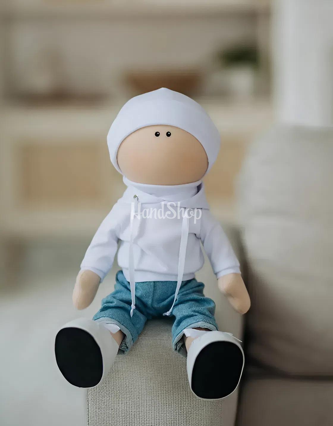 Сувенірна авторська інтер'єрна лялька хлопець в джинсах Сувенірна авторська інтер'єрна лялька хлопець в джинсах