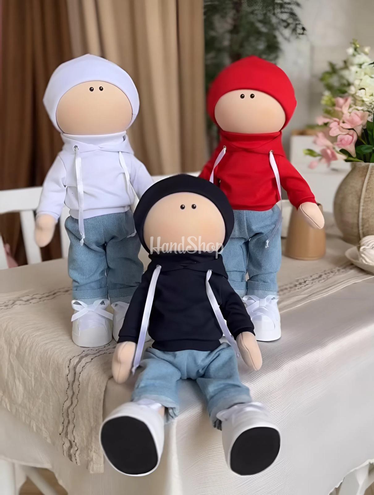 Сувенірна авторська інтер'єрна лялька хлопець в джинсах Сувенірна авторська інтер'єрна лялька хлопець в джинсах