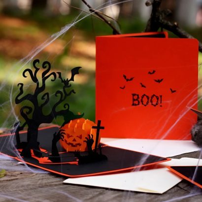 Авторська 3d листівка з деревом та гарбузом на хеловін BOO