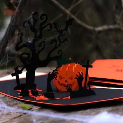 Авторська 3d листівка з деревом та гарбузом на хеловін BOO