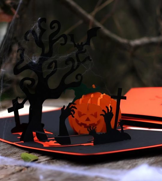 Авторська 3d листівка з деревом та гарбузом на хеловін BOO