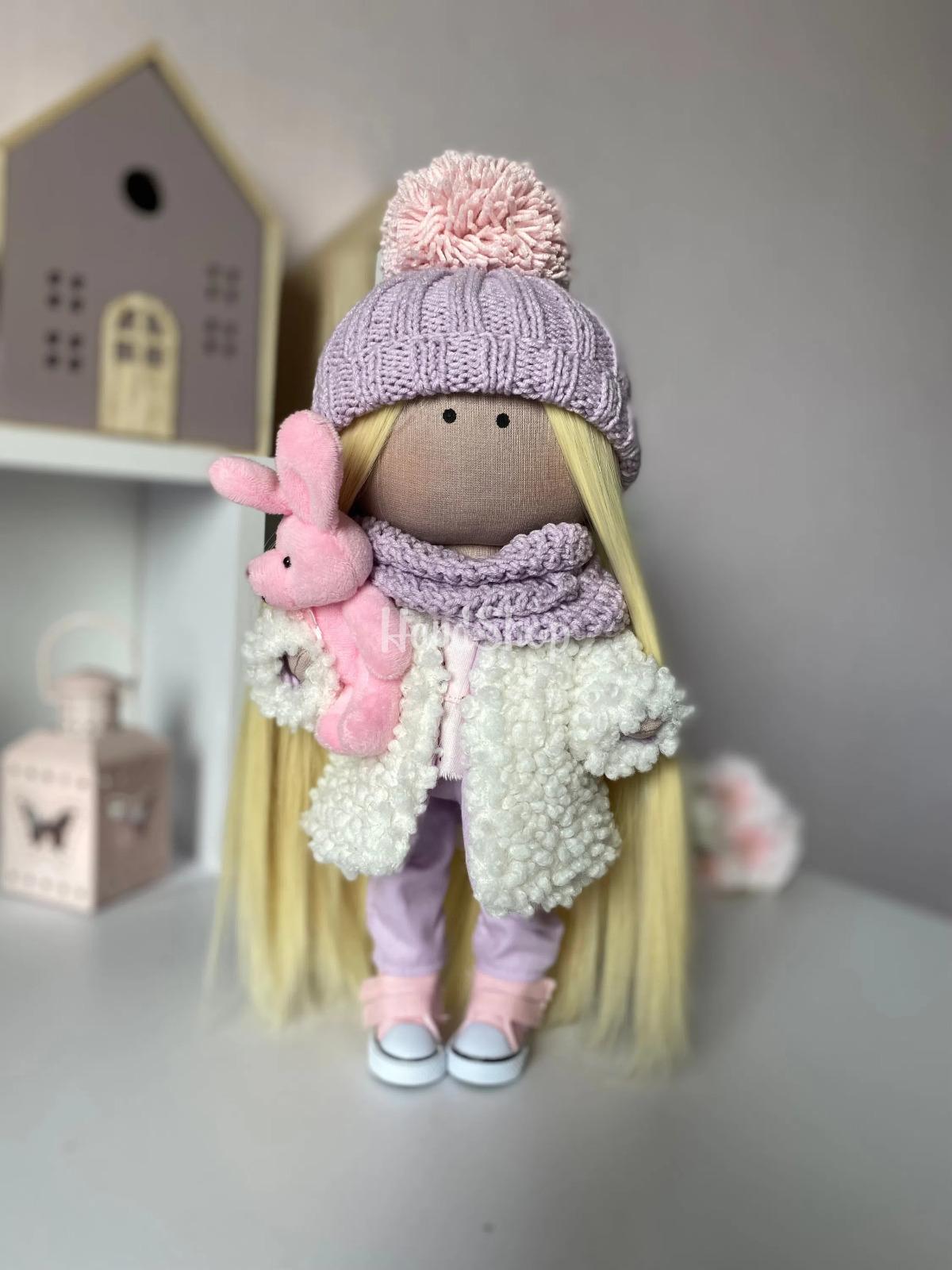 Сувенірна ігрова лялька текстильна з рожевим зайчиком Сувенірна ігрова лялька текстильна з рожевим зайчиком