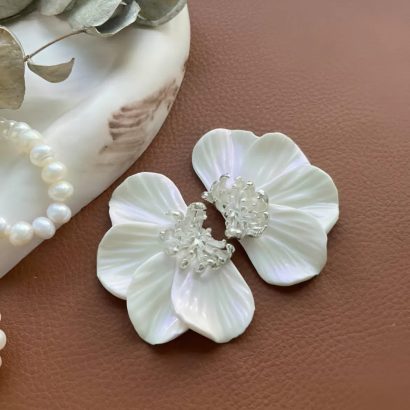 Великі сережки квітка половинки перламутр глина