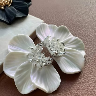 Великі сережки квітка половинки перламутр глина