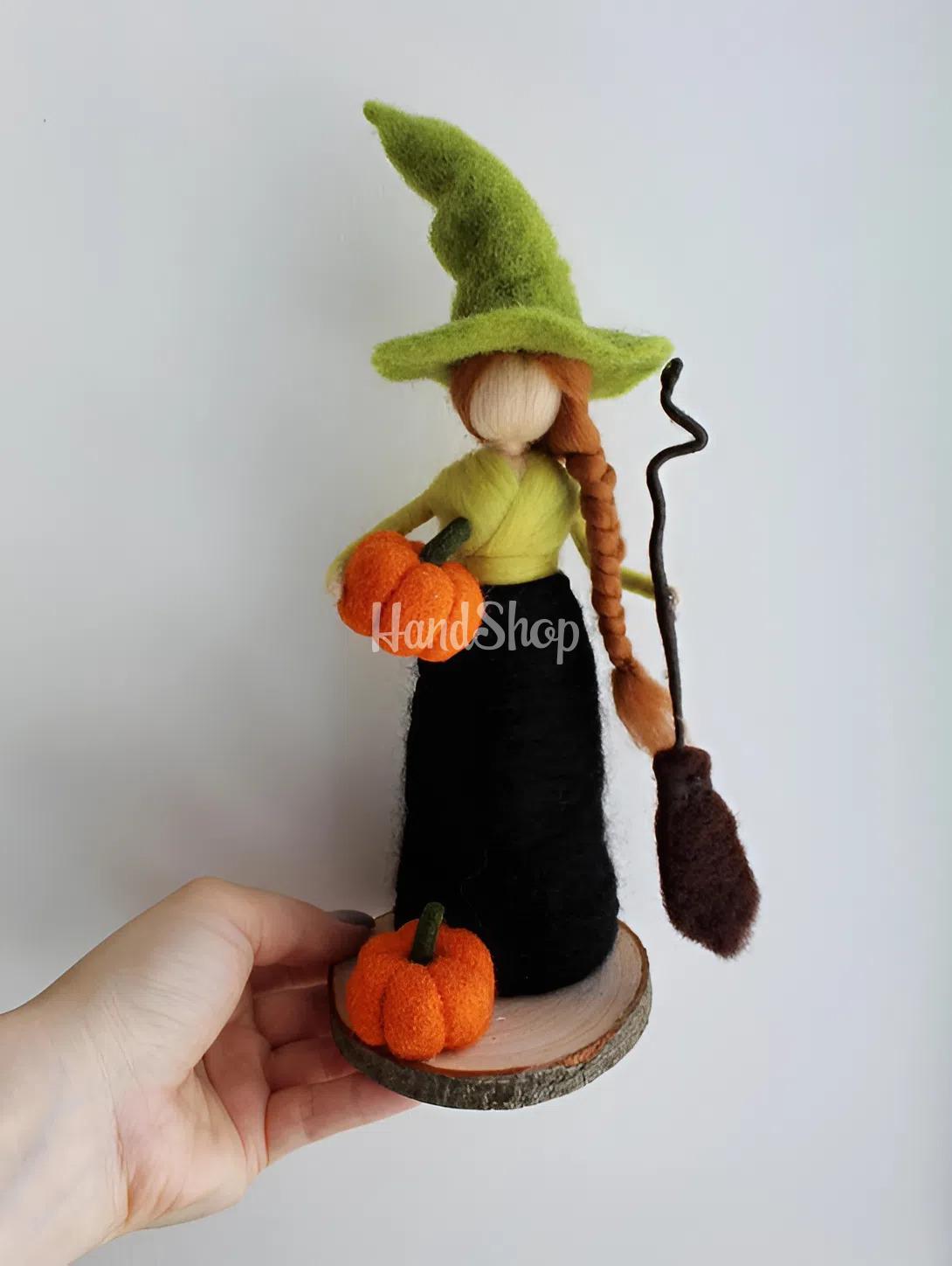 Кукла ведьма оберег на подставке Halloween 2025 Кукла ведьма оберег на подставке Halloween 2025