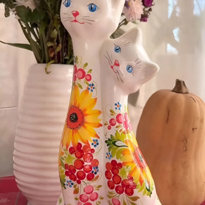 Сувенірна пара білі котики петриківський розпис кераміка