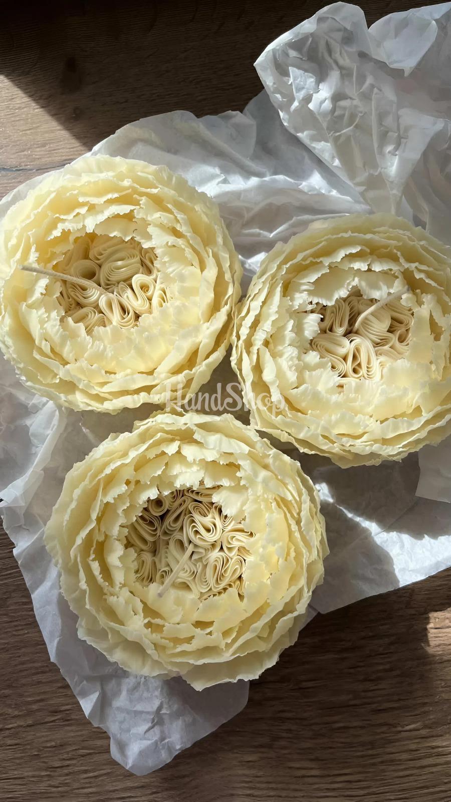 Свічка квітка біла троянда на підставці бджолиний віск Свічка квітка біла троянда на підставці бджолиний віск