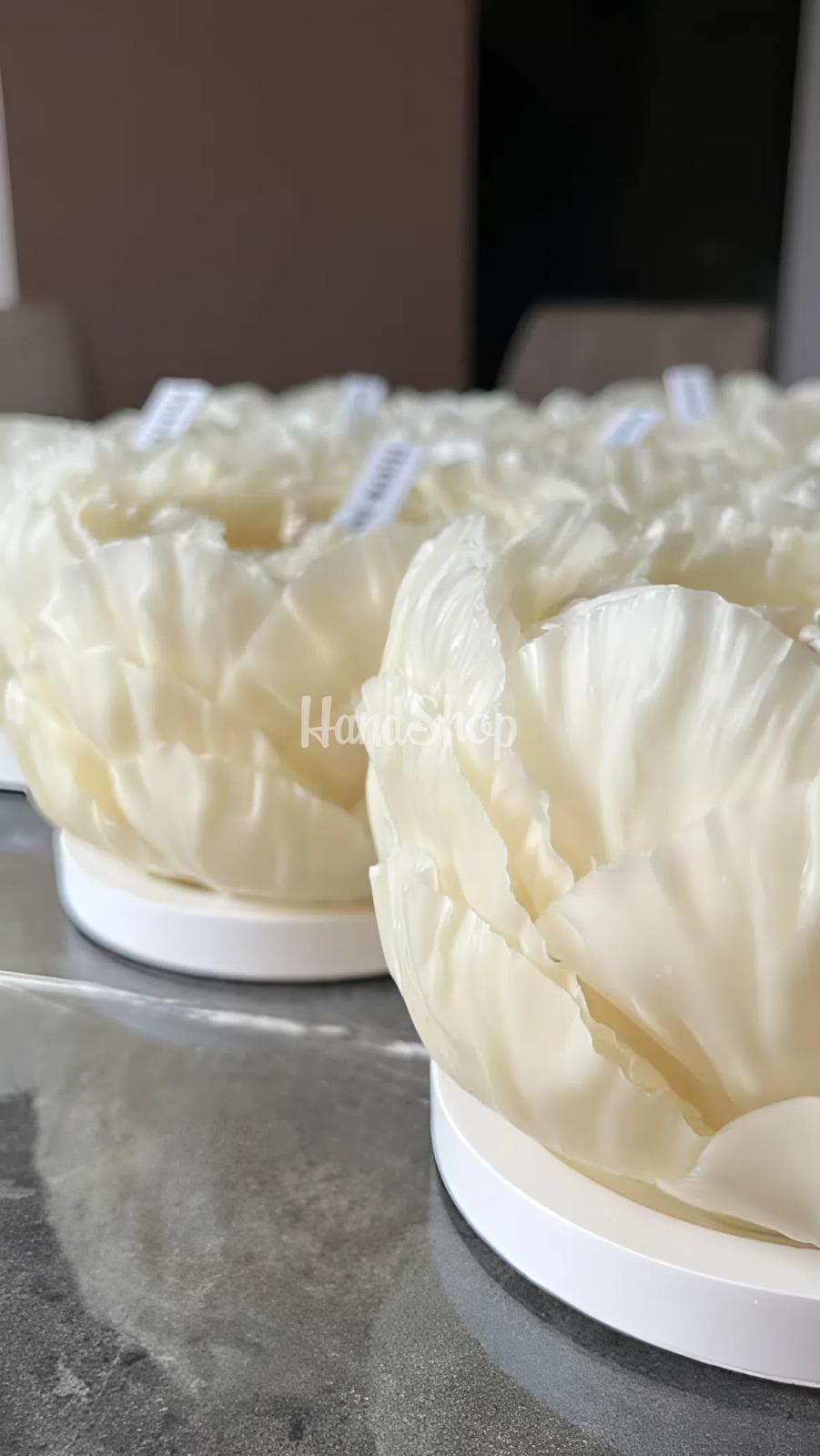 Свічка квітка біла троянда на підставці бджолиний віск Свічка квітка біла троянда на підставці бджолиний віск