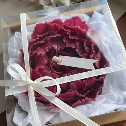 Свічка квітка бордова троянда на підставці бджолиний віск