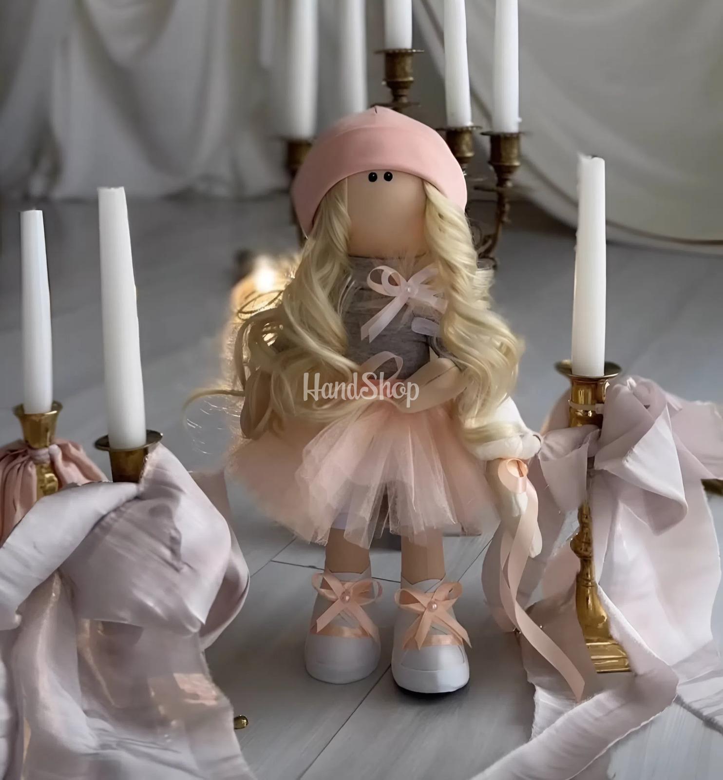 Інтер'єрна лялька з довгим білявим волоссям з ведмедиком Інтер'єрна лялька з довгим білявим волоссям з ведмедиком