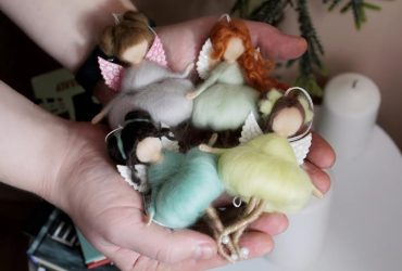 Авторська фея на ялинці 2026: як створити магію Різдва з унікальними ляльками-підвісами своїми руками Авторська фея на ялинці 2026: як створити магію Різдва з унікальними ляльками-підвісами своїми руками