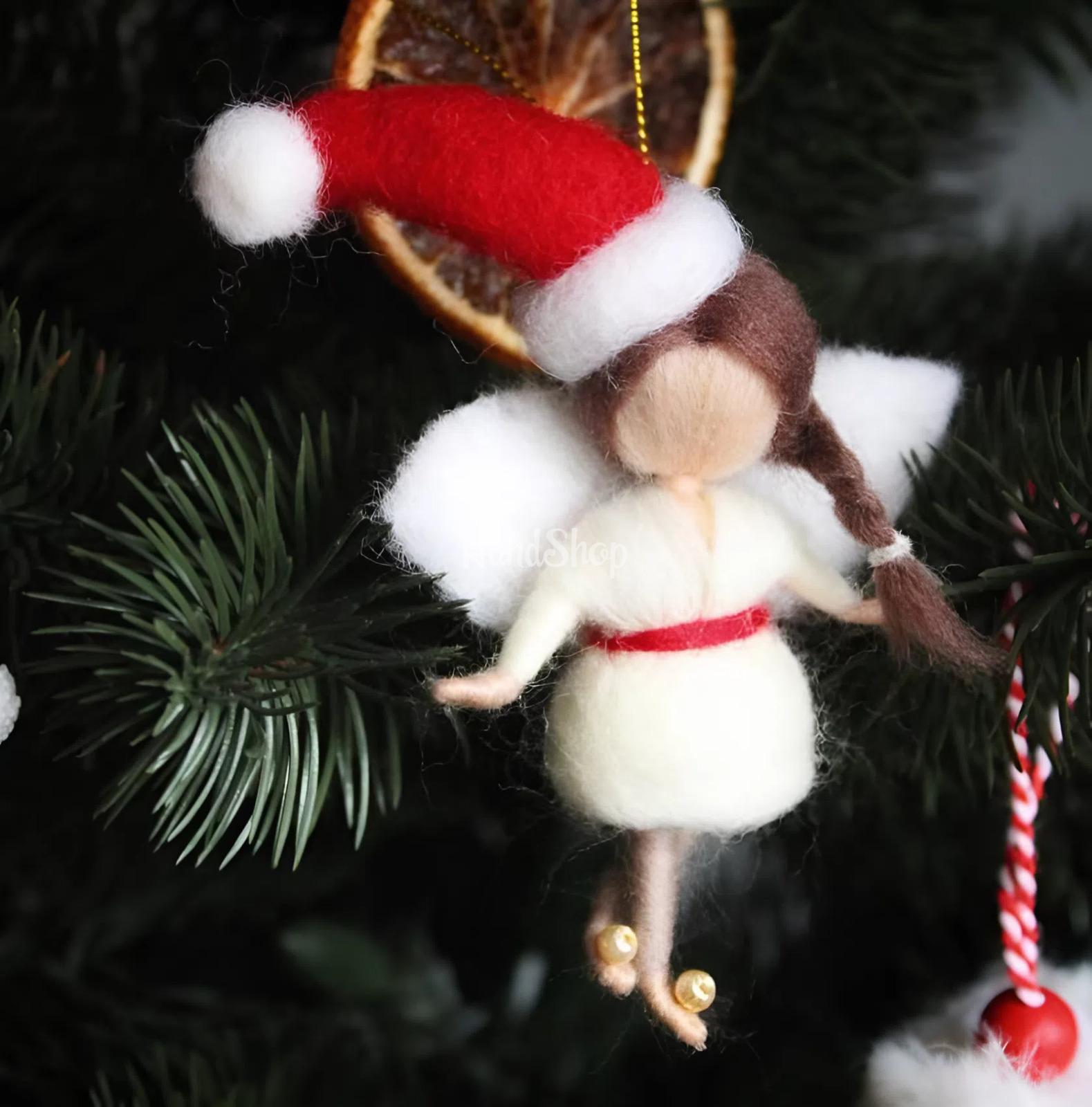 Сувенірна новорічна лялька ангел із вовни підвіска санта Сувенірна новорічна лялька ангел із вовни підвіска санта