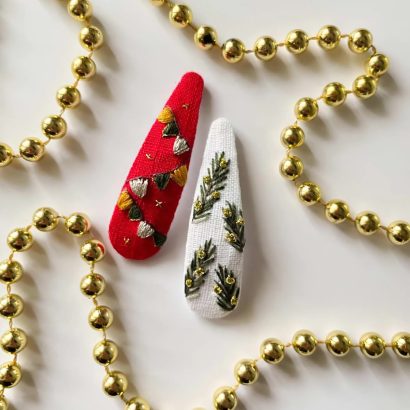 Різдвяні заколки прапорці гілочки сосни, вишивка 2 шт!