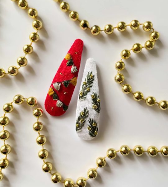 Різдвяні заколки прапорці гілочки сосни, вишивка 2 шт!