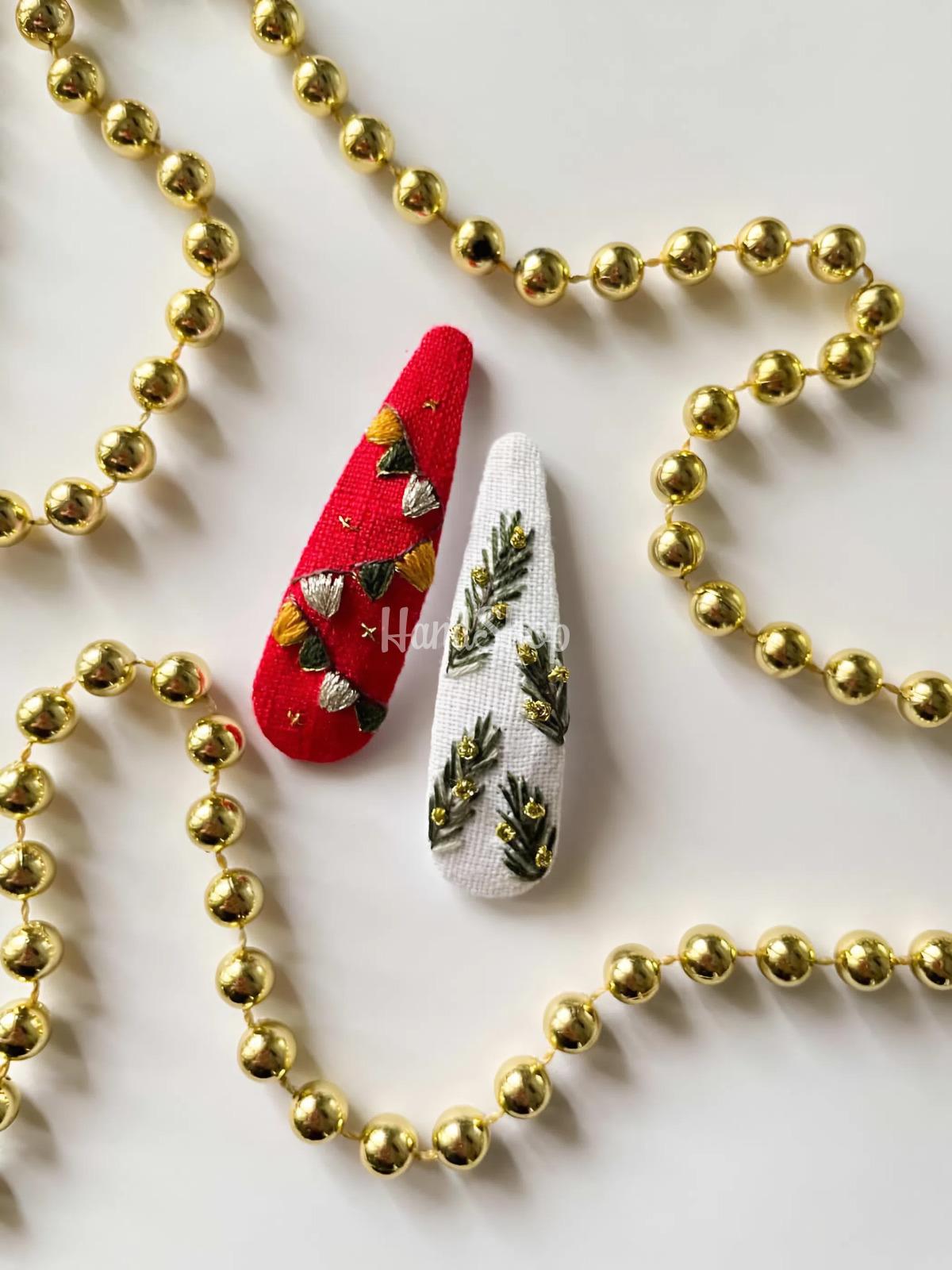 Різдвяні заколки прапорці гілочки сосни, вишивка 2 шт! Різдвяні заколки прапорці гілочки сосни, вишивка 2 шт!