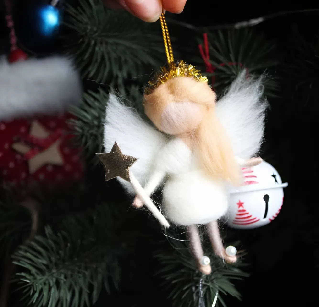 Волшебный ангел на елке 2026: авторские куклы из шерсти, создающие атмосферу праздника