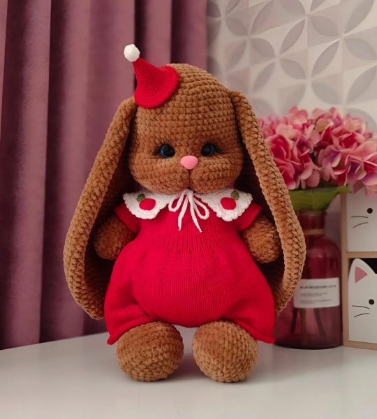 Новорічна дитяча іграшка зайка з довгими вушками