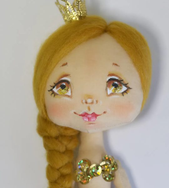 Новорічна сувенірна лялька русалочка з короною 2026