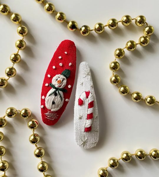 Різдвяні заколки сніговик льодяник, ручна вишивка 2 шт!