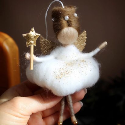 Різдвяна лялька з вовни в білій сукні ангел підвіска 2026