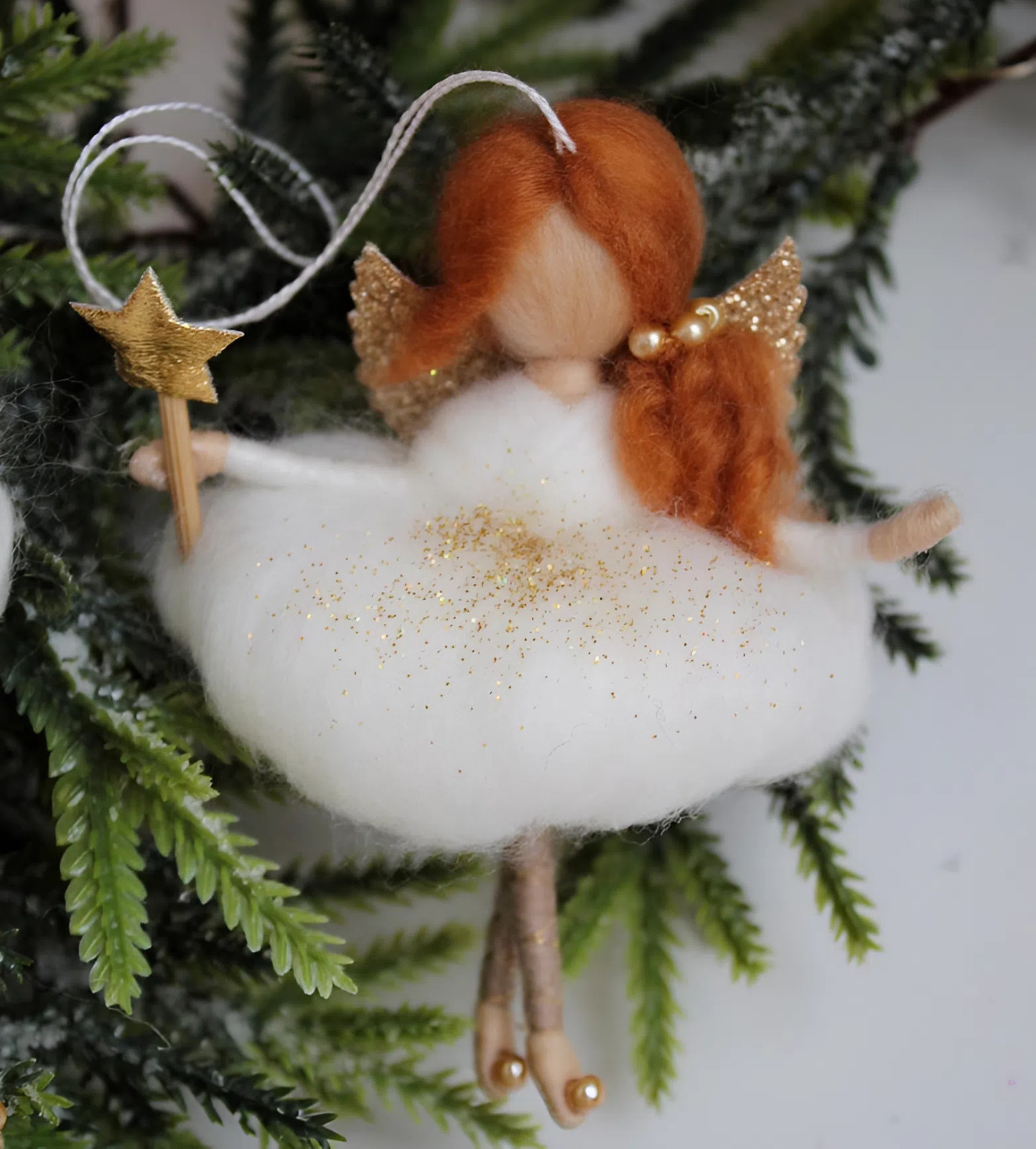 Новорічна руда лялька підвіска ангел з вовни на ниточці Новорічна руда лялька підвіска ангел з вовни на ниточці