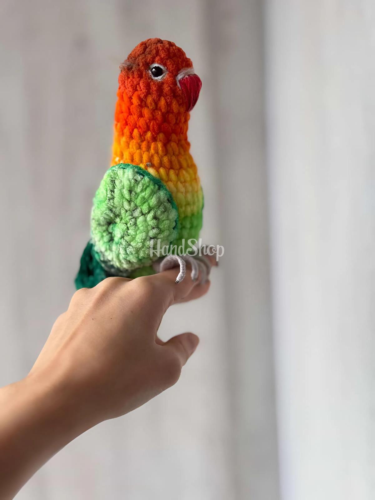 Авторська іграшка в’язаний папуга нерозлучик, 26 см Авторська іграшка в’язаний папуга нерозлучик, 26 см
