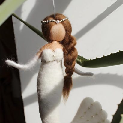 Сувенірна авторська лялька підвіска казкова русалонька