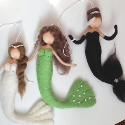 Сувенірна авторська лялька підвіска казкова русалонька