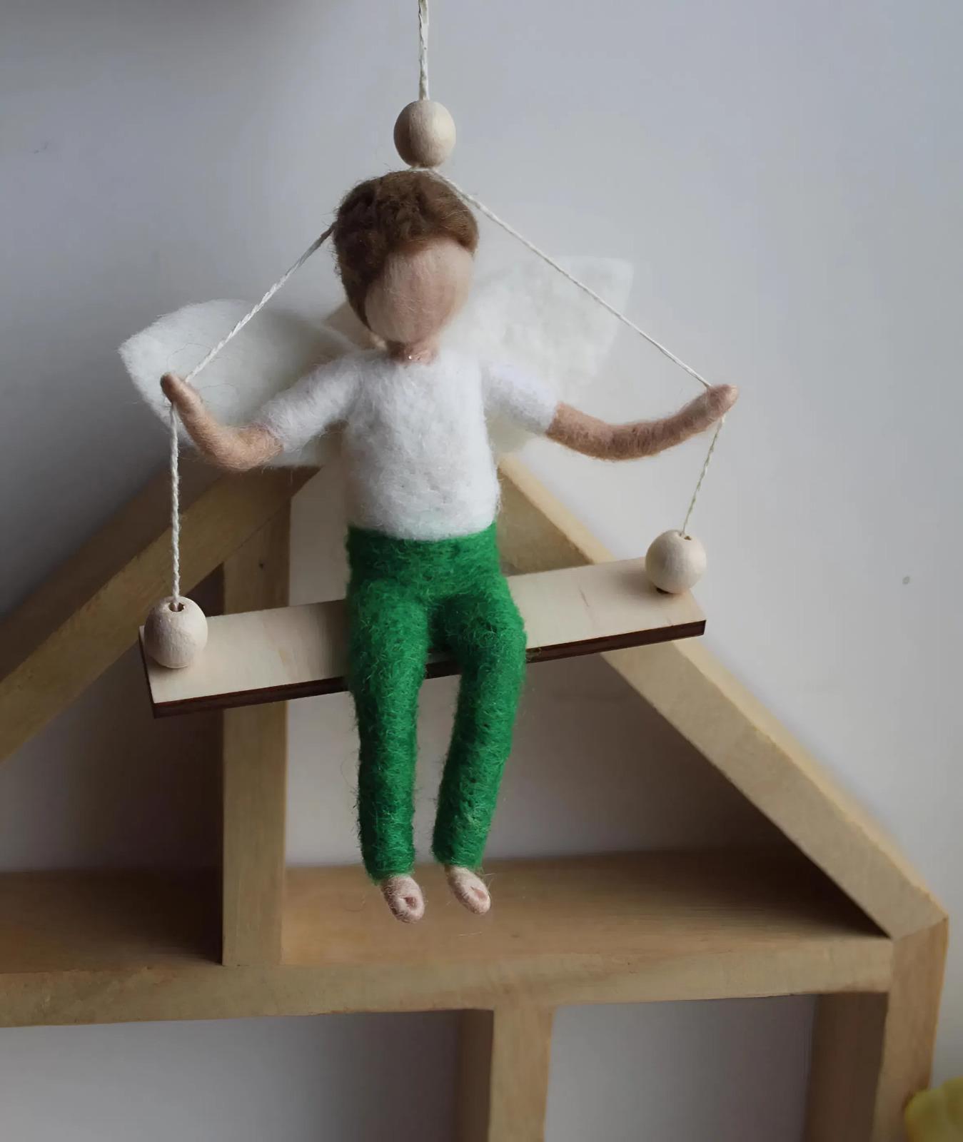 Лялька хлопчик валентин ангел підвіска на качельці Лялька хлопчик валентин ангел підвіска на качельці