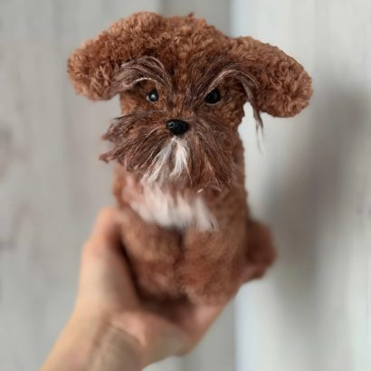 Авторська в’язана іграшка песик мальтипу сувенір