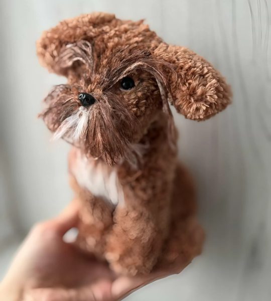 Авторська в’язана іграшка песик мальтипу сувенір