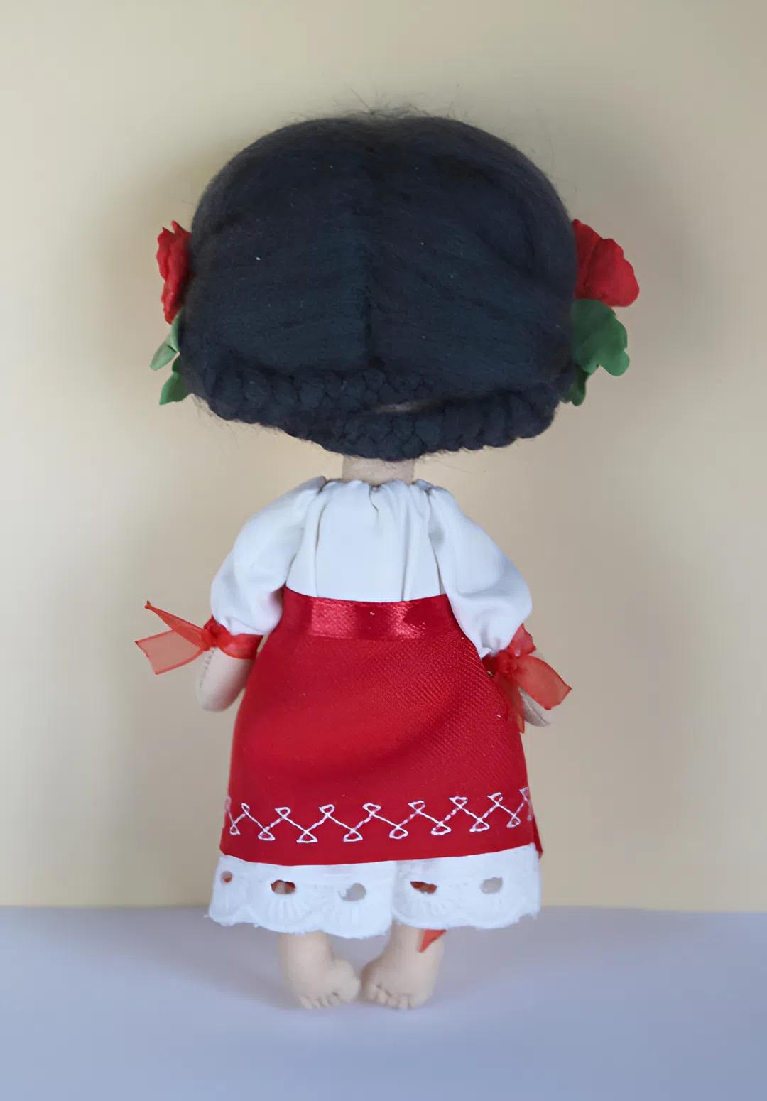 Маленька лялька текстильна інтер'єрна україночка з маками Маленька лялька текстильна інтер'єрна україночка з маками