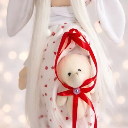 Лялька валенинка тільда блондинка в комбінезоні зайка