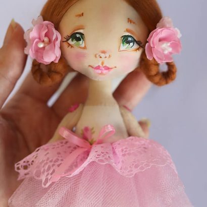 Дитяча лялька іграшкова балерина у пишній рожевій сукні