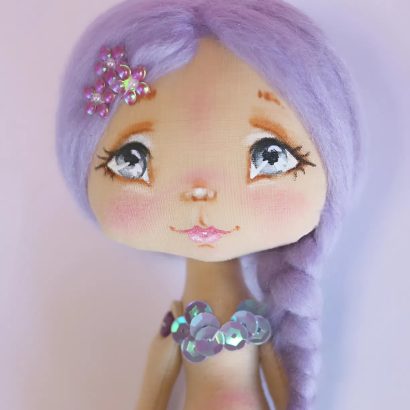 Сувенірна міні лялька русалонька з фіолетовим волоссям