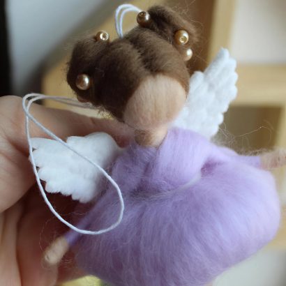 Сувенірна авторська лялька ангел підвіска у фіолетовій сукні