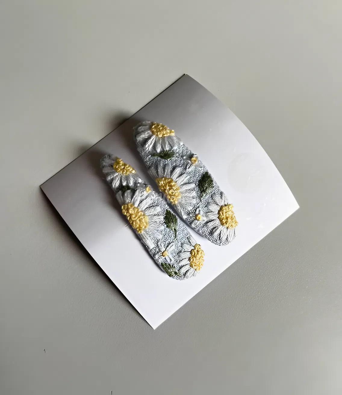 Дитячі заколки для волосся квіти ромашки ручна вишивка, 2 шт Дитячі заколки для волосся квіти ромашки ручна вишивка, 2 шт