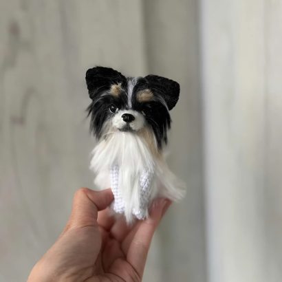 Авторська в’язана іграшка песик чіхуахуа довгошерстий