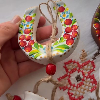 Керамічна підвіска підкова з петриківським розписом (на вибір!)